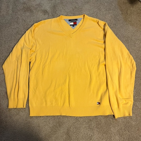 yellow tommy hilfiger sweater - Picture 1 of 4